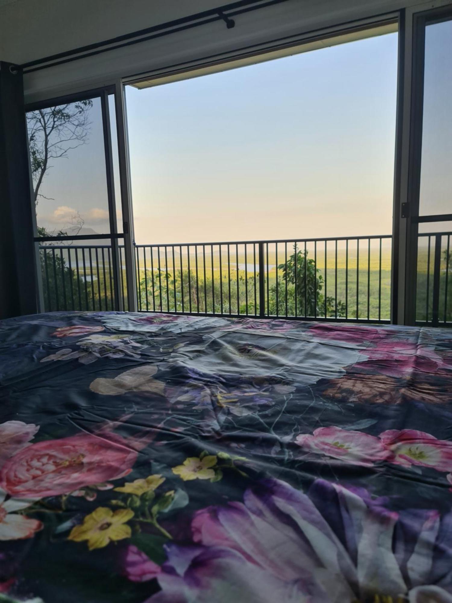Aparthotel Vista Hinchinbrook Cardwell Exteriér fotografie